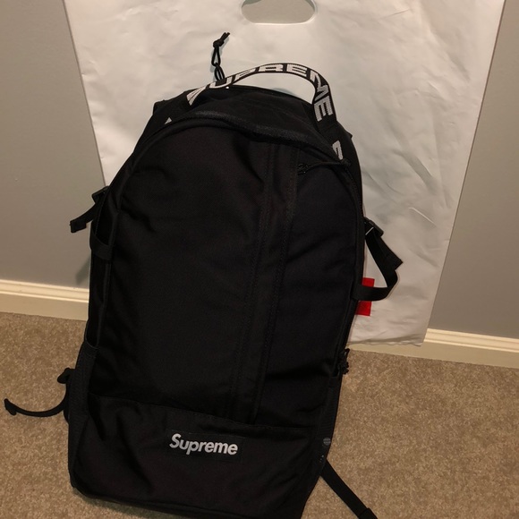 Supreme Backpack - Picture 2 of 2
